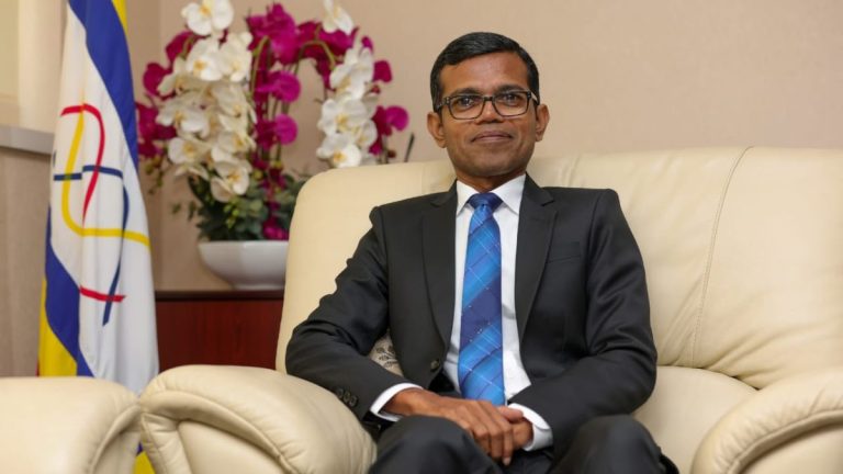 އެމްޑަބްލިއުއެސްސީގެ މެނޭޖިން ޑިރެކްޓަރަކަށް ފަހުމީ