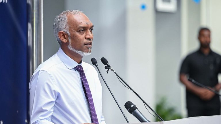 ދުންފަތާ ޒުވާނުން ދުރުކުރުމުގައި ސާބިތުވެ ތިބޭނަން: ރައީސް
