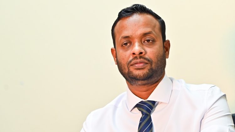 ހިރިމަރަދޫ ރައްޔިތުން ބަދަލުކުރާ މަޝްރޫއަށް ހަނިމާދޫ ކައުންސިލުން އެއްބާރުލުން ނުދޭ: މިނިސްޓަރު މުއްތަލިބު