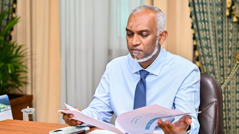 ސިނގިރޭޓާއި ދުންފަތުގެ ބާވަތްތަކުން ޑިއުޓީ ކުޑަކުރާ ބިލު ރައީސް ތަސްދީގުކުރައްވައިފި