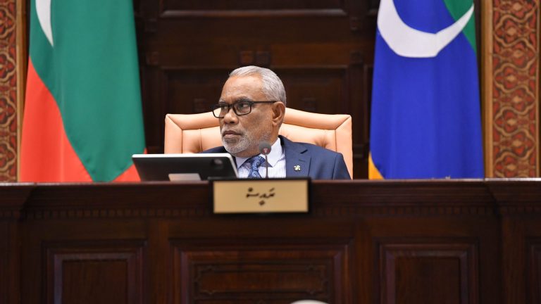 ނޫސްވެރިން ޖަލަށްލުމާ ގުޅިގެން ހުށަހެޅި ކުއްލި މައްސަލަ ބަލައިނުގަތް
