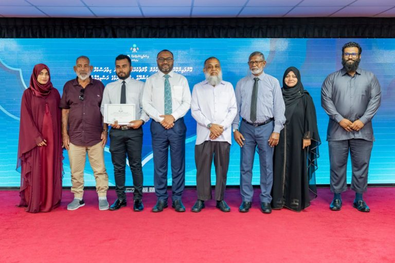 ހާފިޒުން ދަސްވެނިވުމުގެ ޙަފްލާ މާރޗް އެކެއްގައި ބާއްވަން ނިންމައިފި