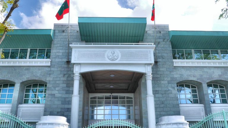 ދައުލަތަށް ޚިދުމަތް ކުރުމުގެ އިނާމަށް ނަން ހުށަހެޅުމުގެ ފުރުސަތު ބުދަ ދުވަހު ހުޅުވާލަނީ