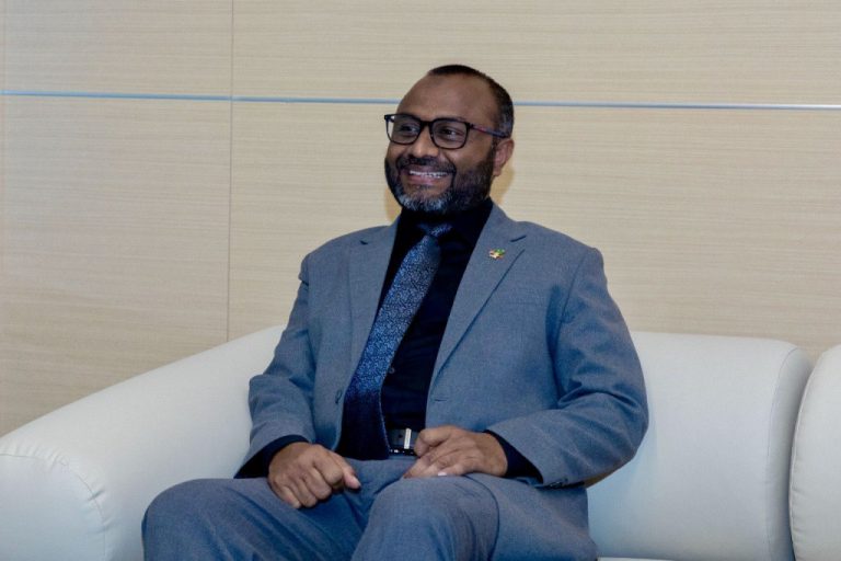 ގުރުއާން ހިތު ދަސްކުރާ 1434 މީހުން މިވަގުތު ރާއްޖޭގައި އެބަތިބި: ވަޒީރު