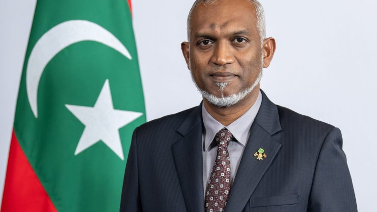އަމާޒަކީ ބޭނުންތެރި ހިދުމަތްތެރީންތަކެއް ފުލުހުންގެ ތެރެއިން އުފެެއްދުން: ރައީސް
