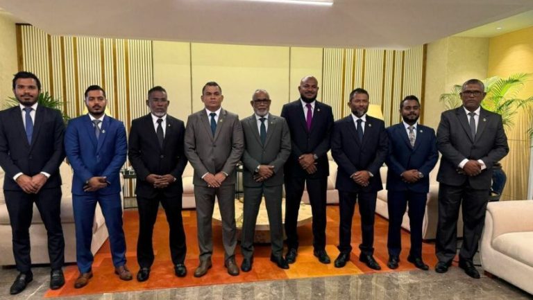 މަޖިލިސް ރައީސާއި ޕީއެންސީގެ މަޖިލިސް މެންބަރުންތަކެއް އިންޑިއާ އަށް