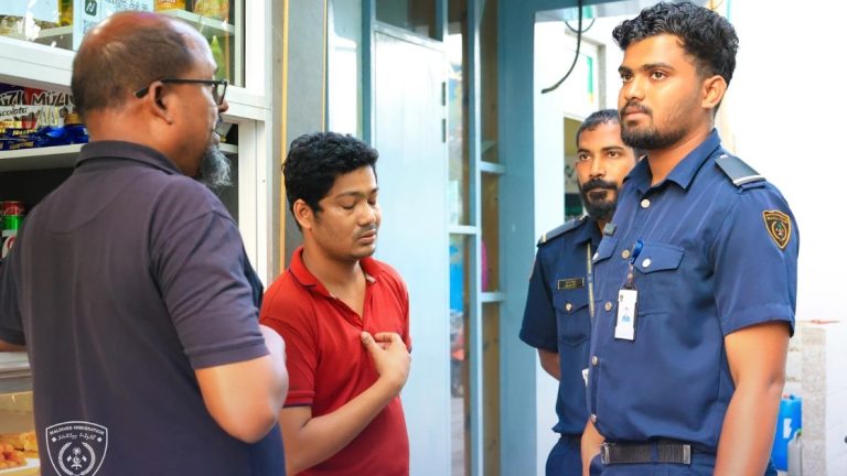ސައްހަ ވިސާ ނެތި މަސައްކަތް ކުރަމުން ދިޔަ ބިދޭސީއަކު އިމިގްރޭޝަންގެ ބެލުމުގެ ދަށަށް!