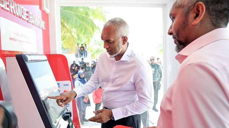 ހުޅުދެލީގައި ބީއެމްއެލް އޭޓިއެމްގެ ޚިދުމަތް ރައީސް އިފުތިތާހު ކޮށްދެއްވައިފި