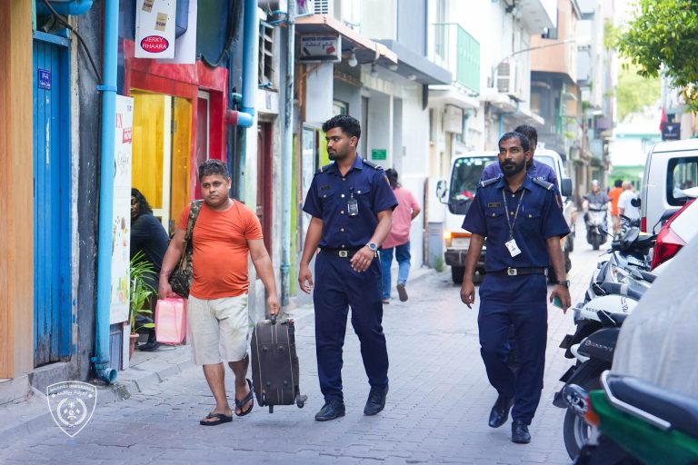 މާލޭގެ ކެފޭތަކަކުން ވިސާނެތް 3 ބިދޭސީއަކު އިމިގްރޭޝަނުގެ ބެލުމުގެ ދަށަށް ގެންގޮސްފި