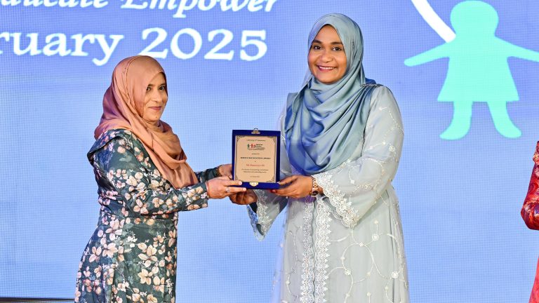 އޯޓިޒަމްގެ ދާއިރާއާ ގުޅޭ ގޮތުން މުޖުތަމަޢުގެ ހޭލުންތެރިކަން އިތުރުކުރަން ޖެހޭ: މެޑަމް ސާޖިދާ