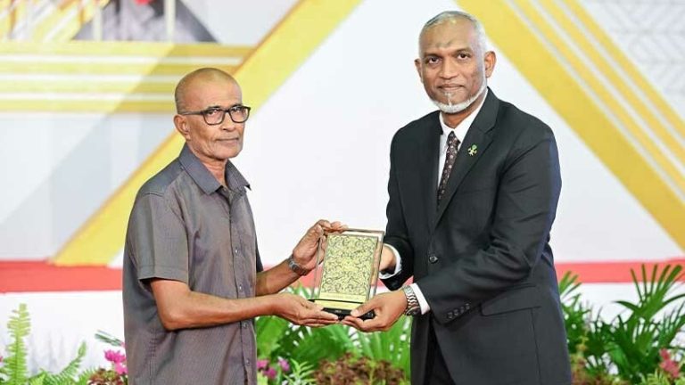 ދައުލަތަށް ހިދުމަތް ކުރުމުގެ އިނާމަށް ނަން ހުށަހެޅުމަށް ހުޅުވާލައިފި
