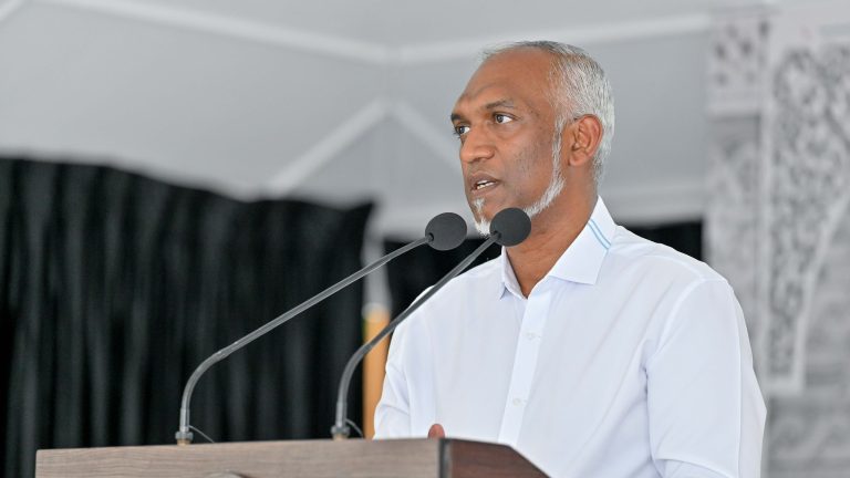 ރިނބުދޫ ސުކޫލުގެ ޖާގައިގެ ދަތިކަން ހައްލުކޮށް، ސިއްހީމަރުކަޒުގެ ކަންތައްތަވެސް ހައްލުކޮށްދޭނަން: ރައީސް