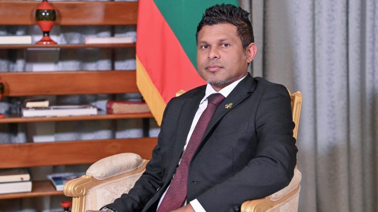 މިސަރުކާރުން ގާނޫނާ ހިލާފު އެއްވެސް ކަމަކަށް ޖާގައެއް ނުދޭނެ: ނައިބު ރައީސް