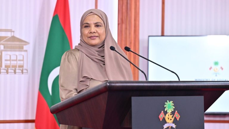 މިނިސްޓަރު އައިޝަތު ޝިހާމް ވެސް މަގާމުން ވަކިކޮށްފި