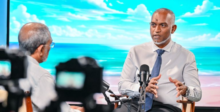 އަމާޒަކީ މިއަހަރު ތެރޭގައި ރަށްރަށުގެ ސުކޫލްތަކުގެ ކްލާސް ރޫމްތައް އޭސީކުރުން: ރައީސް
