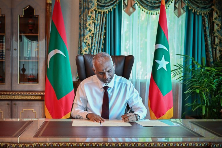 އިސްރާއީލުގެ ޕާސްޕޯޓު މަނާކުރުމުގެ ބިލު މަޖިލީހުން ފާސްކުރުމާއެކު ވަގުތުން ތަސްދީޤު ކުރައްވައިފި