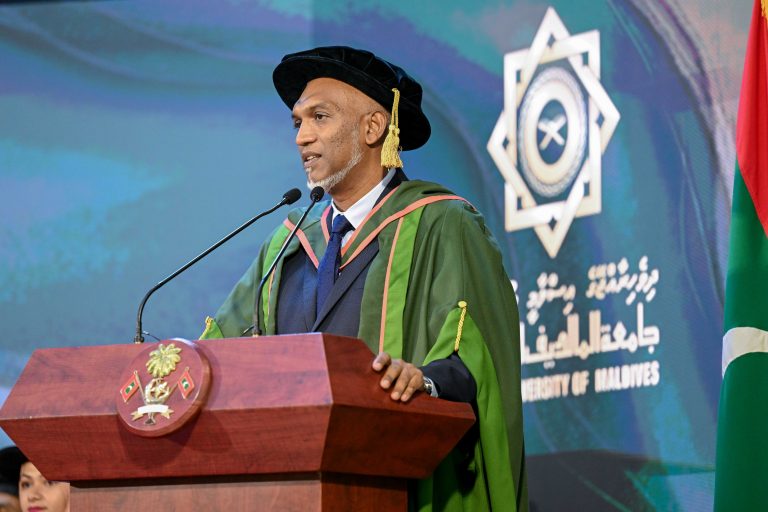 ނޭދެވޭ އިޖުތިމާޢީ ބަލިތަކުން މުޖުތަމަޢު ސަލާމަތްކުރުމަކީ ޢިލްމު ލިބިގެންވާ މީހުންގެ ޒިންމާއެއް: ރައީސް