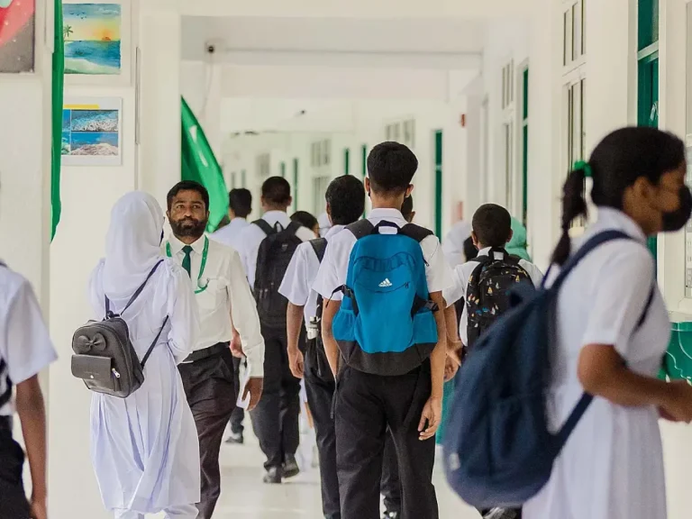 3000 ވުރެ ގިނަ ދަރިވަރުން އަތޮޅުތަކުން މާލޭގެ ސްކޫލްތަކަށް މިފަހަރު ބަދަލުވި: އެޑިޔުކޭޝަން