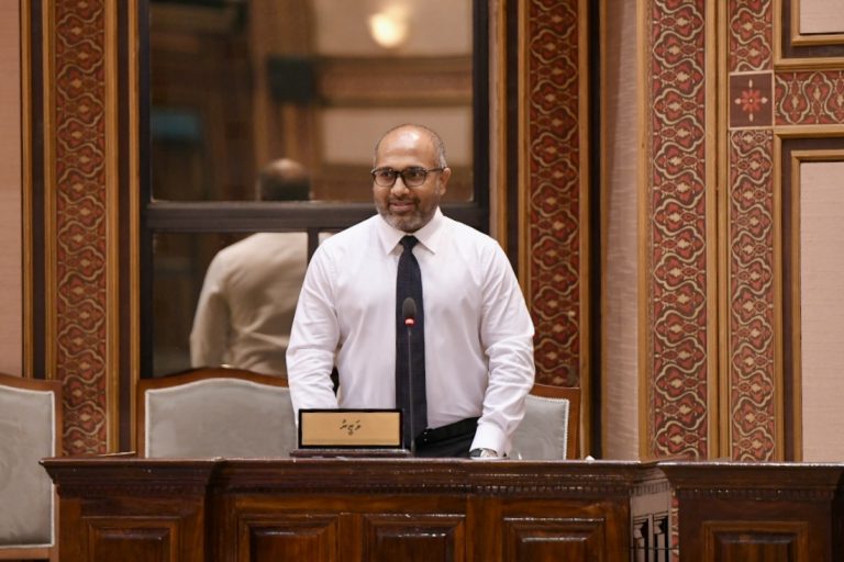 ނުފޫޒު ފޯރުވައިގެން މެންބަރުން ވެއްދިނަމަ، ޕީއެންސީގައި މިހާރު ތިބޭނީ 90،000 މެންބަރުންނެއް ނޫން: ވަޒީރު