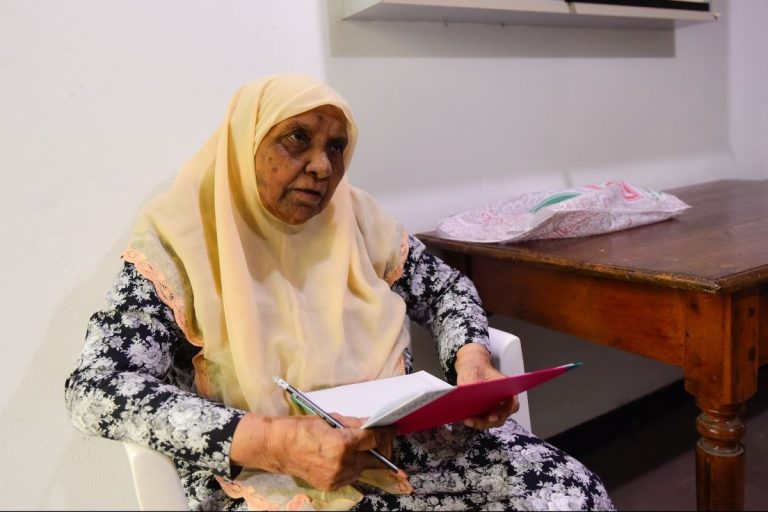 "ގަސްރުކުން މަލަ ފެވޭ" ގެ ޅެންވެރިޔާ އައިޝަތު އަނީސް އަވަހާރަވެއްޖެ