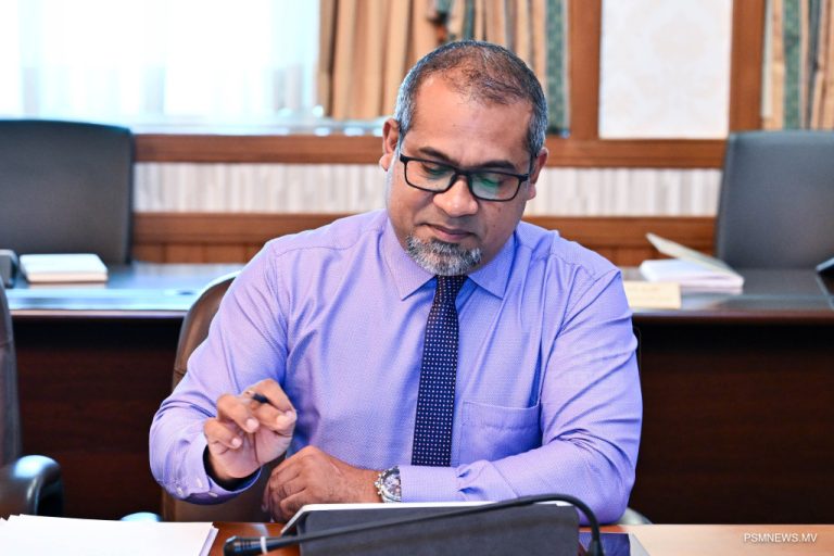 ފޮރިން މިނިސްޓަރު ހަލީލް މޯލްޓާ އަށް ވަޑައިގެންފި