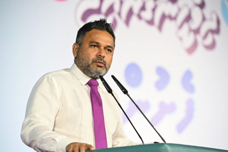 ޝިޔާމް ޖަމީލުއަށް: ސުވަރުގެ ދެއްވުންވަނީ ﷲއަށް، އެއީ ކަންމަތިތަކުން ނިންމާ ނިންމުންތަކެއް ނޫން