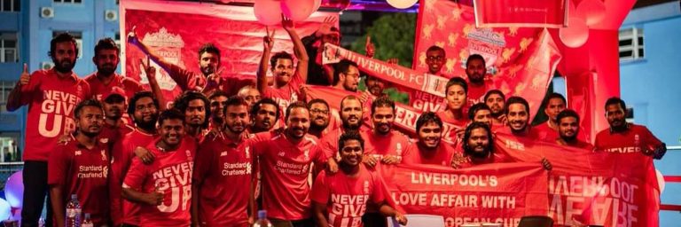 ޕްރިމިއާ ލީގު ތަށި ލިވަޕޫލަށް ހަވާލުކުރާ ވަގުތު ހުޅުމާލޭގައި ހަވާ އަރުވަނީ
