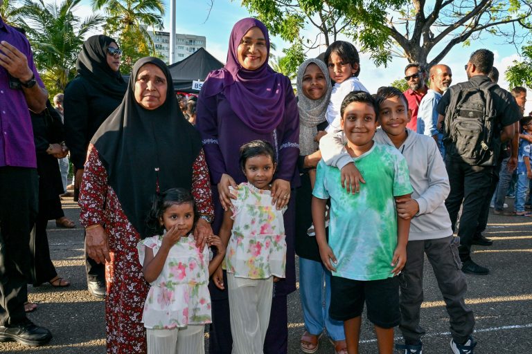 ދަރިއަކަށް ކުރެވޭނެ އެންމެ އެންމެ އޯގާތެރި އިޙްސާސަކީ މަންމަގެ ފިރުމައިލުން: މެޑަމް ސާޖިދާ
