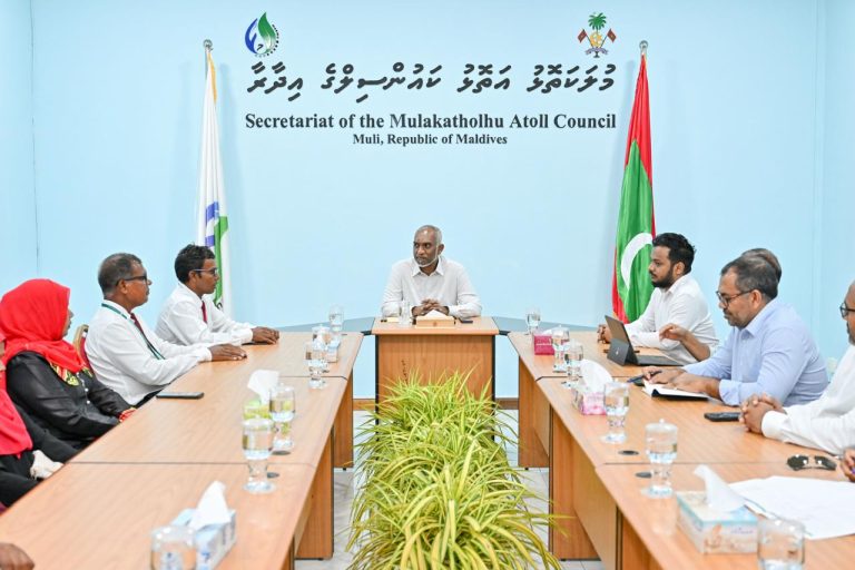ރައީސް މ. ނާލާފުށީ ކައުންސިލާއި، އ.ތ.މ. ކޮމިޓީ އަދި ރަށުގެ އިސްވެރިންނާ ބައްދަލުކުރައްވައި