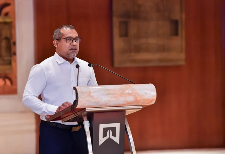 ވަޒީރު ޚަލީލް ރަސްމީ ދަތުރުފުޅެއްގައި ކުވޭތަށް ފުރާވަޑައިގެންފި