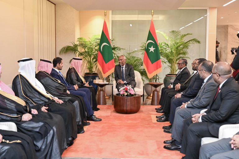 މައްކާ ރޫޓް އިނީޝިއަޓިވްގެ ސްޓިއަރިންގ ކޮމިޓީގެ ޗެއަރމަން ރައީސްގެ އަރިހަށް އިޙްތިރާމުގެ ޒިޔާރަތެއް ކުރައްވައިފި