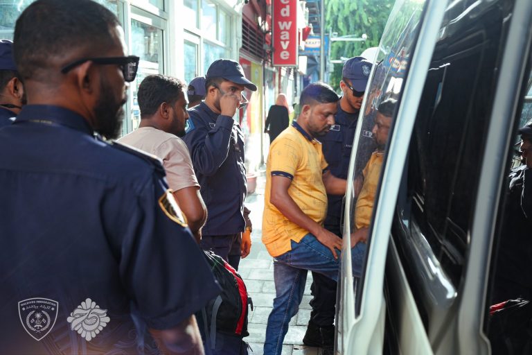 ގަވާއިދާ ޚިލާފަށް އުޅެމުންދިޔަ ހަތަރު ބިދޭސީއަކު އިމިގްރޭޝަންގެ ބެލުމުގެ ދަށަށް ގެނެސްފި