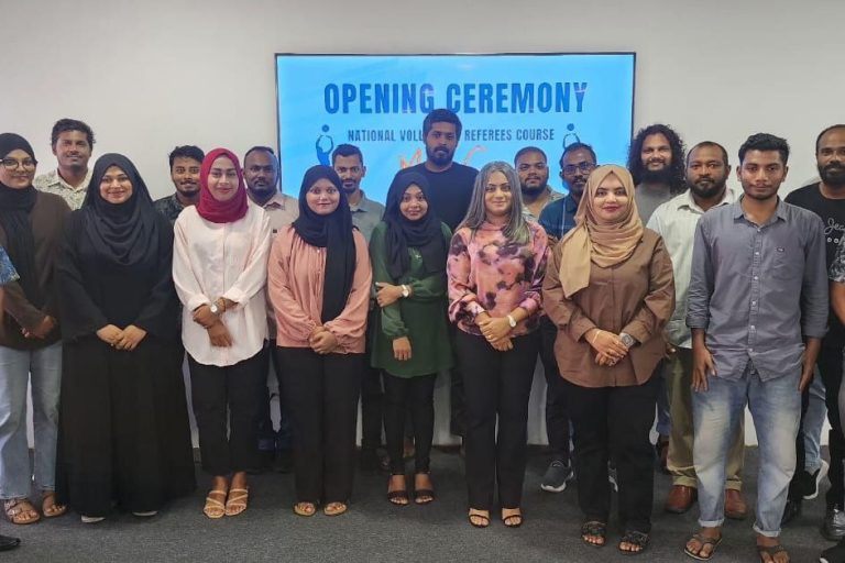 ވޮލީބޯޅަ ރެފްރީން ތަމްރީން ކުރުމުގެ ޚާއްޞަ ޕުރޮގުރާމެއް ފަށައިފި