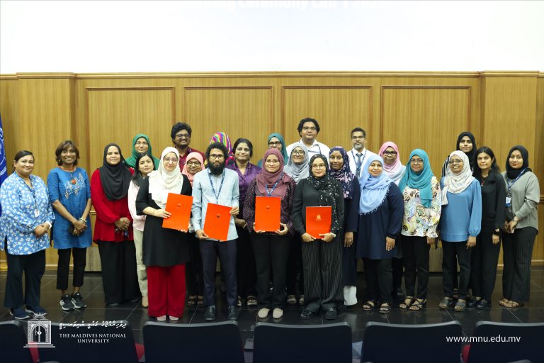 އެމްއެންޔޫއިން ފޮތް ލިޔުމަށާއި ދިރާސާތައް ހެދުމަށް ދޭ ފައިސާ ހަތަރު ފަރާތަކަށް ހަވާލުކޮށްފި