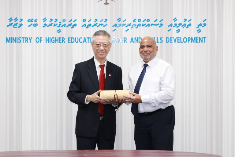 ސިންގަޕޫރުގެ ހައި ކޮމިޝަނަރ މިނިސްޓަރ ޑރ. ހައިދަރާއި ބައްދަލުކުރައްވައިފި