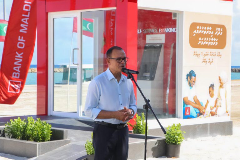 މ އަތޮޅުގައި މީހުން ދިރިއުޅޭ ހުރިހާ ރަށެއްގައި އޭޓީއެމްގެ ޚިދުމަތް ފަށައިފި