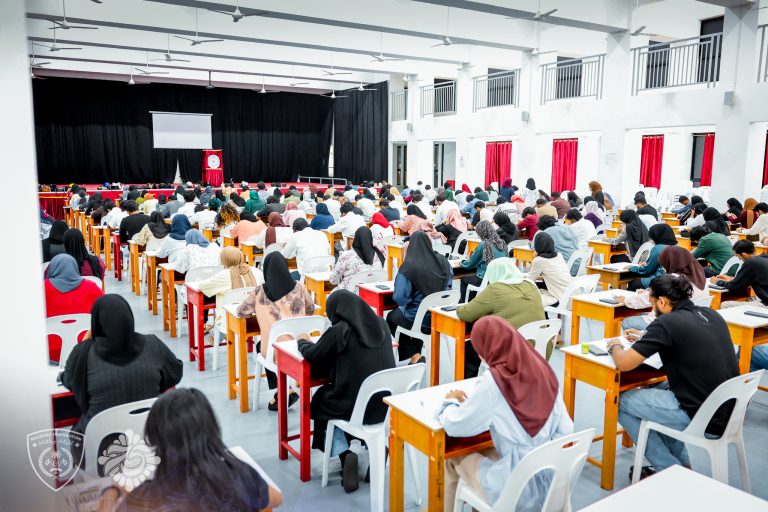 ވޯކް-އިން އިންޓަވިއު އިން ހޮވުނު 549 މީހަކު އިމިގްރޭޝަނުގެ އިމްތިހާނު ހަދައިފި