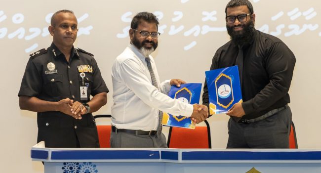 ޤައިދީންނަށް ކީރިތި ޤުރްޢާން އުގަންނައި ދިނުމާ ގުޅޭގޮތުން ފަހުމްނާމާ އެއްގައި ސޮއިކޮށްފި