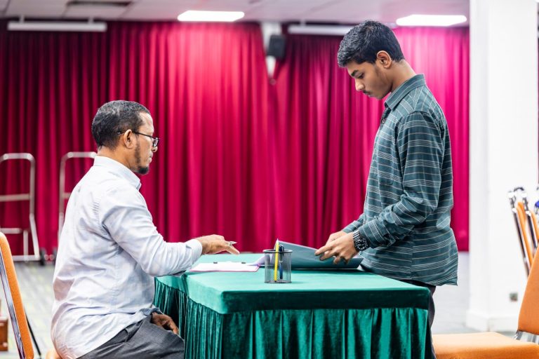 ޒުވާން ޚަޠީބުން ޕްރޮގުރާމުގެ ތިން ވަނަ ބުުރުގެ އިންޓަވިއު ފަށައިފި