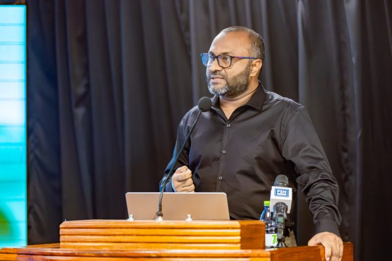 ޙައްޖުވެރިންނަށް ވަޒީރުގެ ޝަހީމް މުހިއްމު ނަޞޭޙަތްތަކެއް ދެއްވައިފި