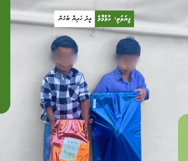 ފިޔަވަތީގައި ބަލަހައްޓަމުންދާ ކުދިންނަށް ޖަމުއިއްޔާތަކުގެ ފަރާތުން ޢީދު ހަދިޔާ ހަދިޔާކޮށްފި