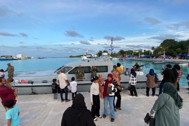 ޢީދު ފާހަގަކުރުމަށް މަރަދޫގައި ބޭއްވި ކުޑަކުދީންގެ ހަވީރުގައި އެމްއެންޑީއެފް ސަދަން އޭރިއާ ކޮމާންޑުން ބައިވެރިވެއްޖެ