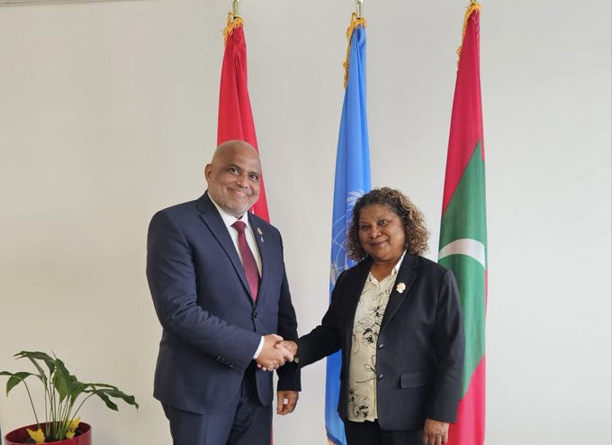 ވަޒީރު ހައިދަރު ޖެނީވާއަށް ކަނޑައެޅިފައިވާ ދިވެހިރާއްޖޭގެ އެމްބެސަޑަރާއި ބައްދަލުކުރައްވައިފި