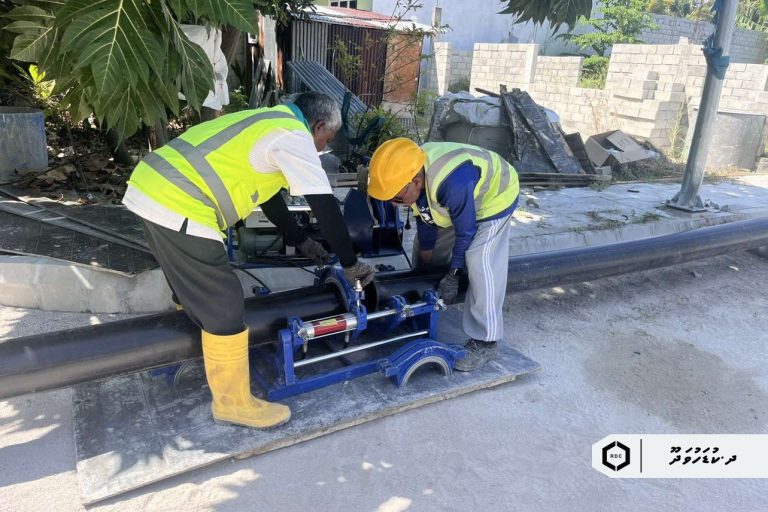 ކުޑަހުވަދޫގެ މަގުތައް ޒަމާނީ ފެންވަރަށް ތަރައްޤީކުރުމުގެ މަޝްރޫއުގެ ހަލުވި ދުވެލީގައި ކުރިއަށްދާކަމަށް އާރްޑީސީން ބުނެފި