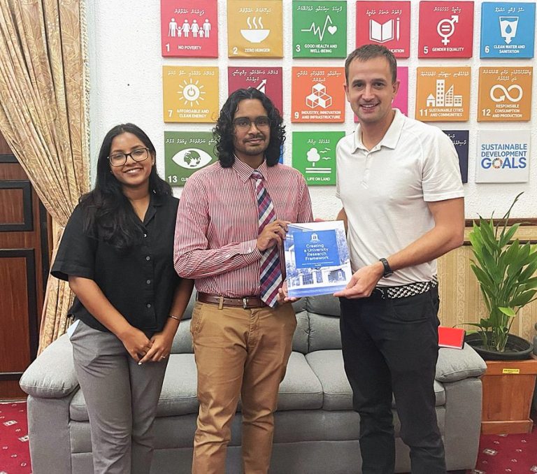 ކެނެޑާ ސަރުކާރުގެ އެހީގައި ރާއްޖޭގައި މޫސުމާއި ތިމާވެށީގެ ދިރާސާތައް ކުރިއަށްގެންދަން މަޝްވަރާކޮށްފި