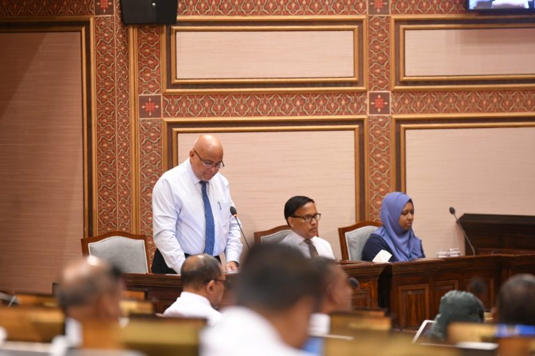މިނިމަމް ވޭޖް މުރާޖައާކުރުމަށް ކުރަންޖެހޭ ދިރާސާތައް މިއަހަރު ނިމުމުގެ ކުރިން ނިމޭނެކަމަށް ލަފާކުރެވޭ: ވަޒީރު