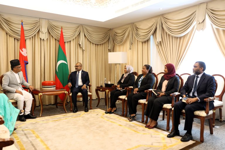 06 ޤައުމަކުން ރާއްޖެއަށް ކަނޑައެޅުއްވި އައު ސަފީރުން، ޚާރިޖީ ވަޒީރާ ބައްދަލުކުރައްވައިފި