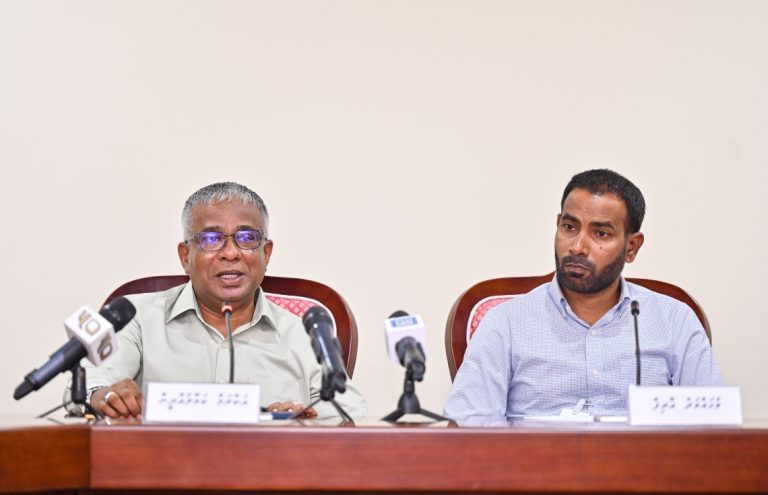 ގެދޮރުވެރިޔާ މަޝްރޫއާ ގުޅިގެން އަކްރަމް ހިމެނޭހެން 4 ބޭފުޅެއްގެ މައްޗަށް ދައުވާ ކޮށްދޭން ފޮނުވައިފި