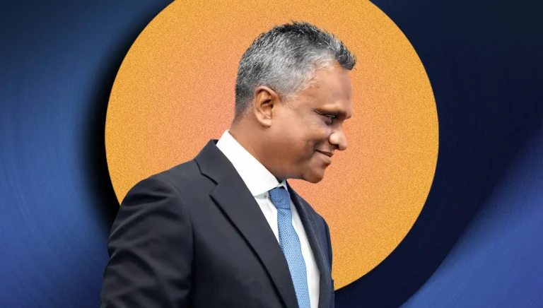 ބައްޕައިން ވެވަޑައިގެންނެވި ޤުރުބާނީގެ އަގު ވަޒަންކުރުމަށް މޭޔަރ ޢާޒިމް އިލްތިމާސްކުރައްވައިފި