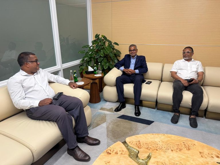 އދ. ގެ ކަނޑުތަކާބެހޭ މަހާސިންތާގައި ބައިވެރިވެވަޑައިގަތުމަށް ވަޒީރު ޠާރިޤް ފްރާންސަށް ފުރާވަޑައިގެންފި